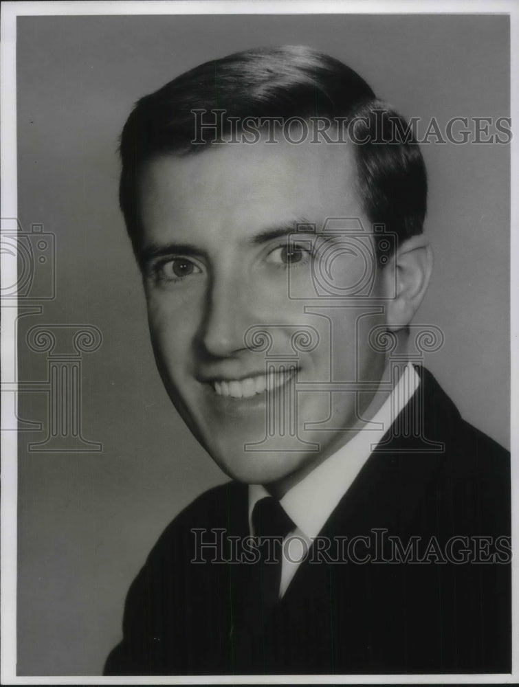 Load image into Gallery viewer, 1963 Press Photo Roy Castle Entertainer
