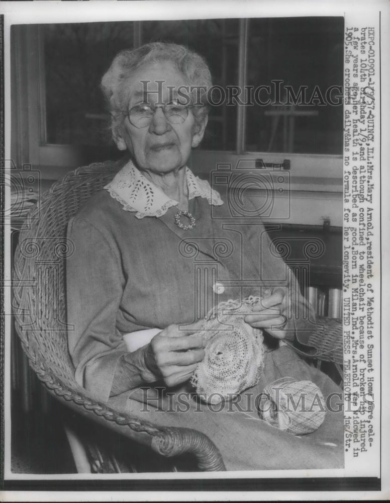 Load image into Gallery viewer, 1957 Press Photo Mary Arnold Celebrates 100th Birthday

