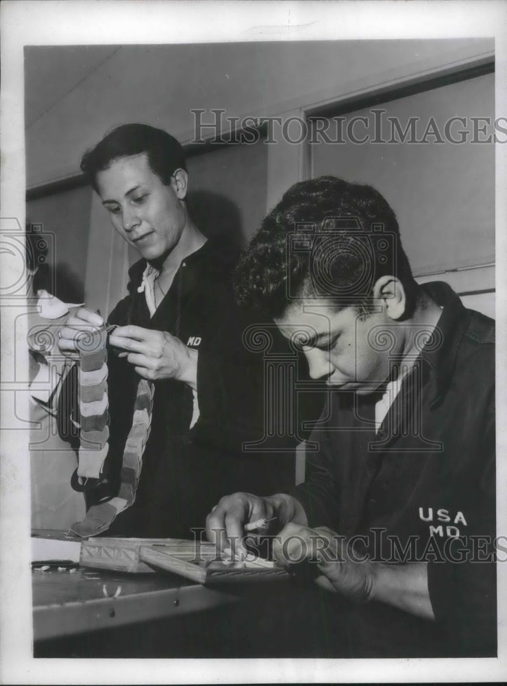 1943 Press Photo Hamilton Field California Rehabilitation Center PFC Natividas