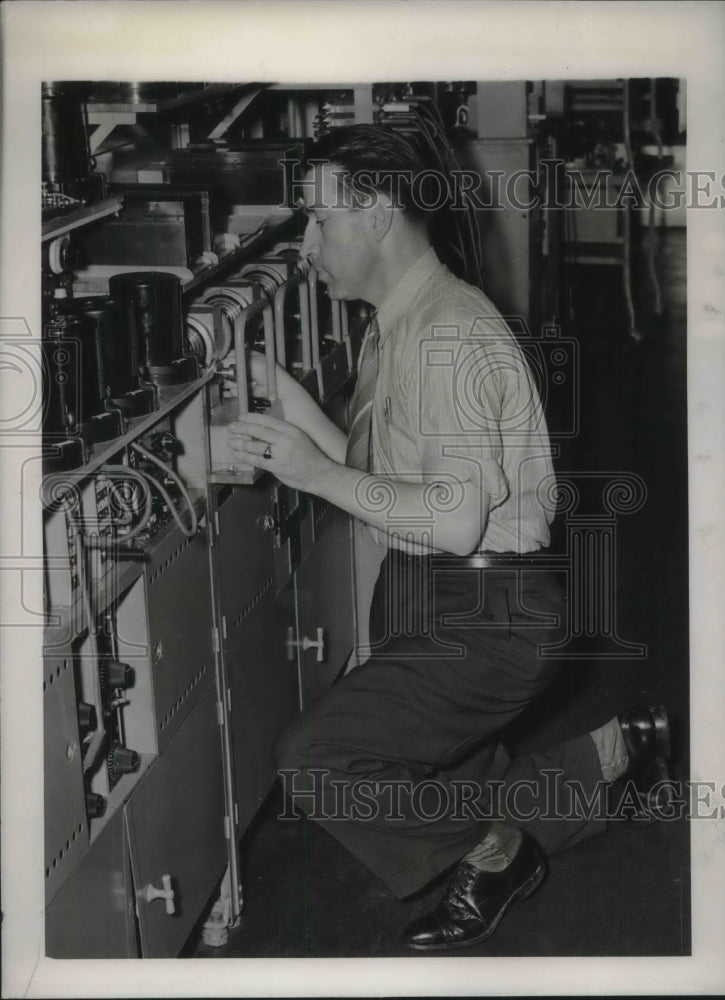 Load image into Gallery viewer, 1941 Press Photo Washington Airport Site of Nationwide Network Linking 175 Airpo
