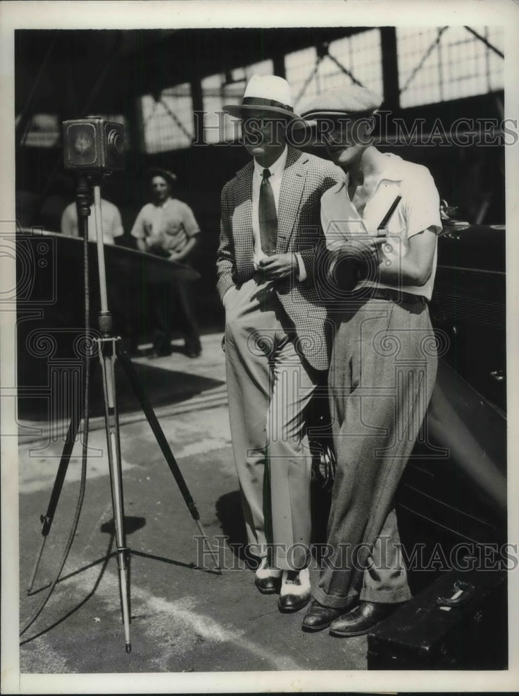Load image into Gallery viewer, 1935 Press Photo Harold Farquahar, British Legation Sec &amp; Fritz Bieler, war ace
