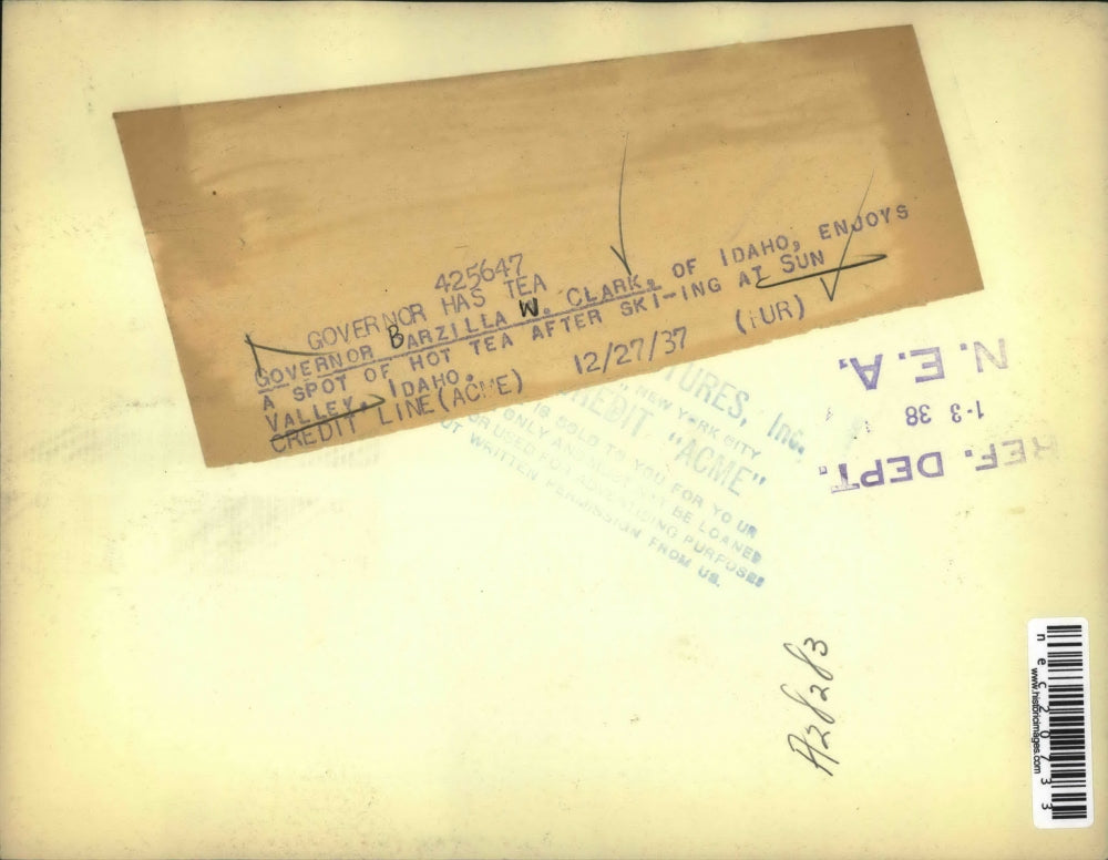 1937 Press Photo Govenor Barzilla W. Clark of Idaho enjoys tea after ski-ing