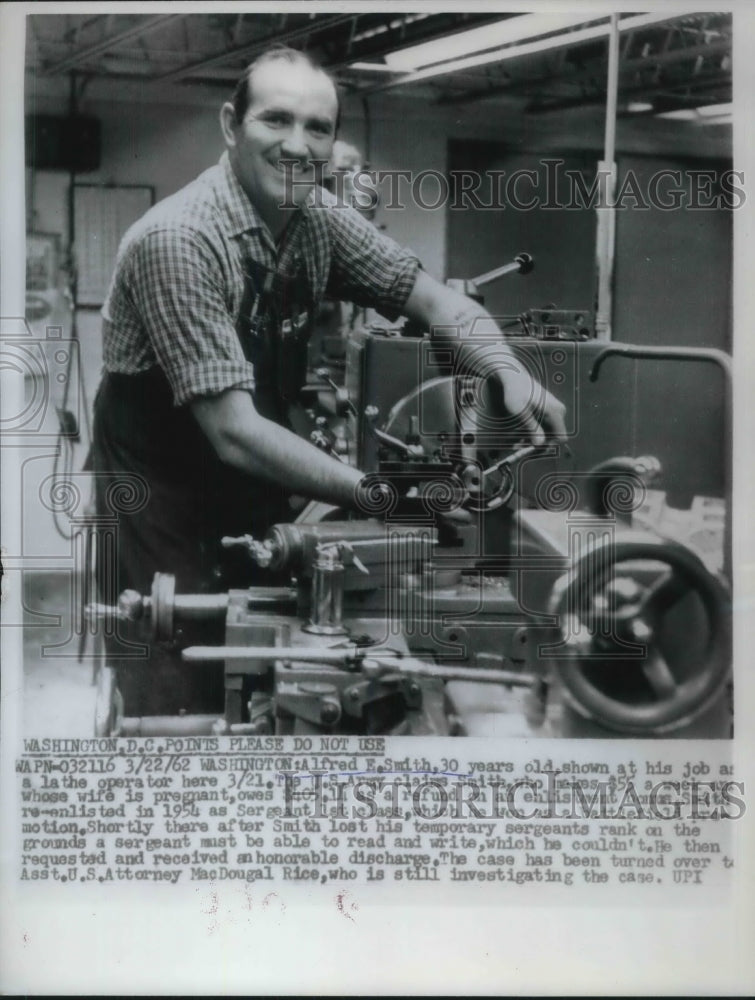 1962 Press Photo Alfred Smith Runs Lathe for U. S. Army in Washington, DC