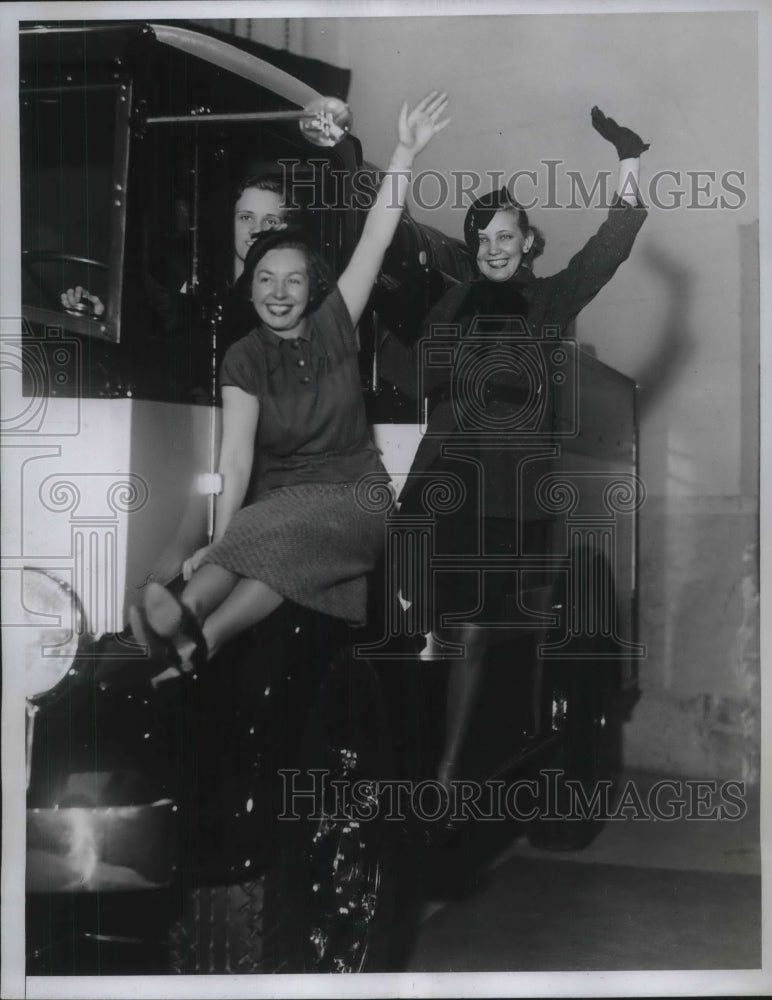 1934 Press Photo Brewing Exposition Grand Central Palace New York City Claire