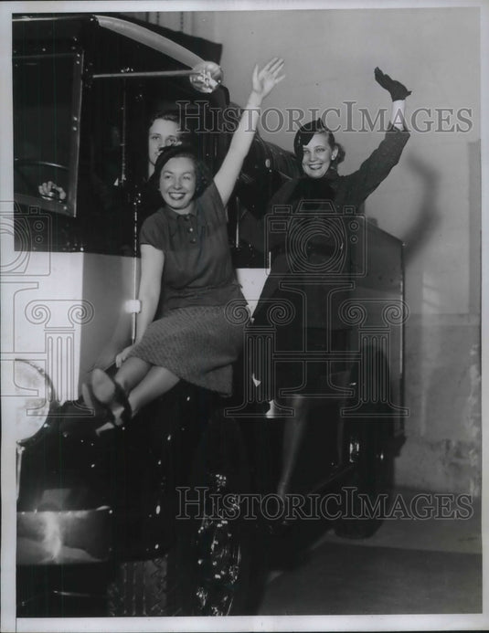 1934 Press Photo Brewing Exposition Grand Central Palace New York City Claire