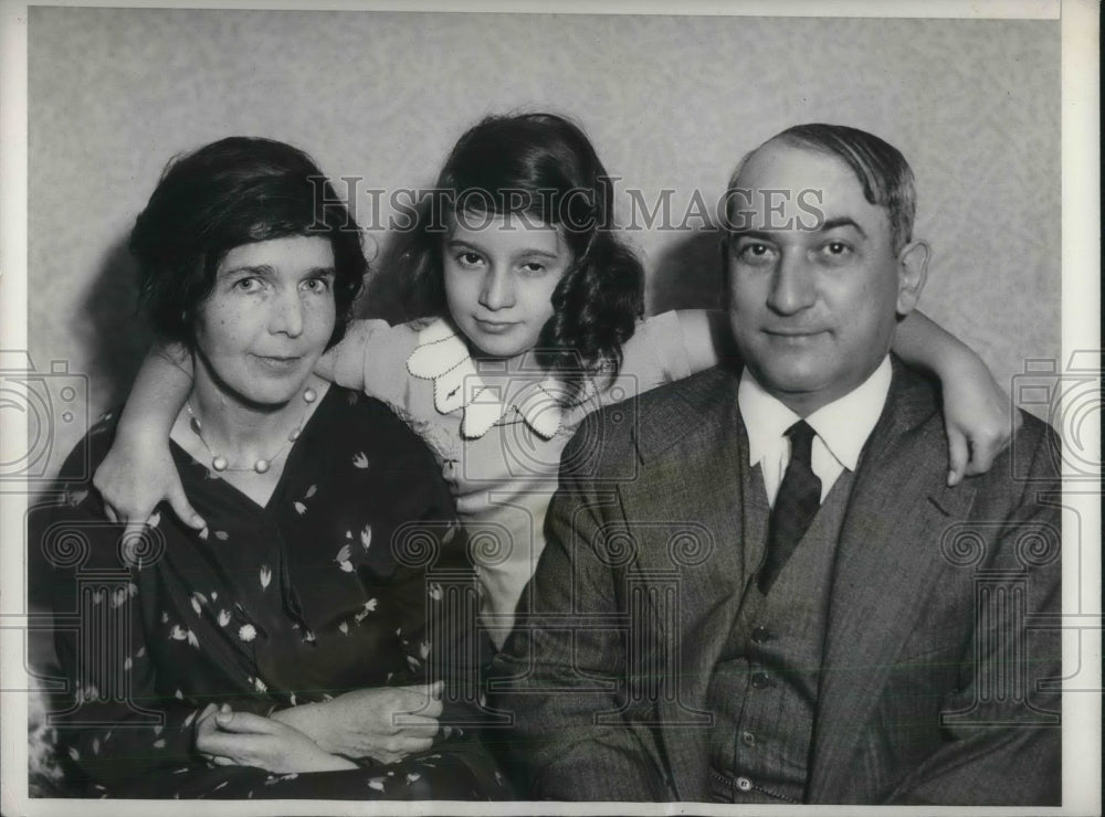 1931 Press Photo Susan Chiqui Godoy Girl Music Composer Prodigy With Mom And Dad