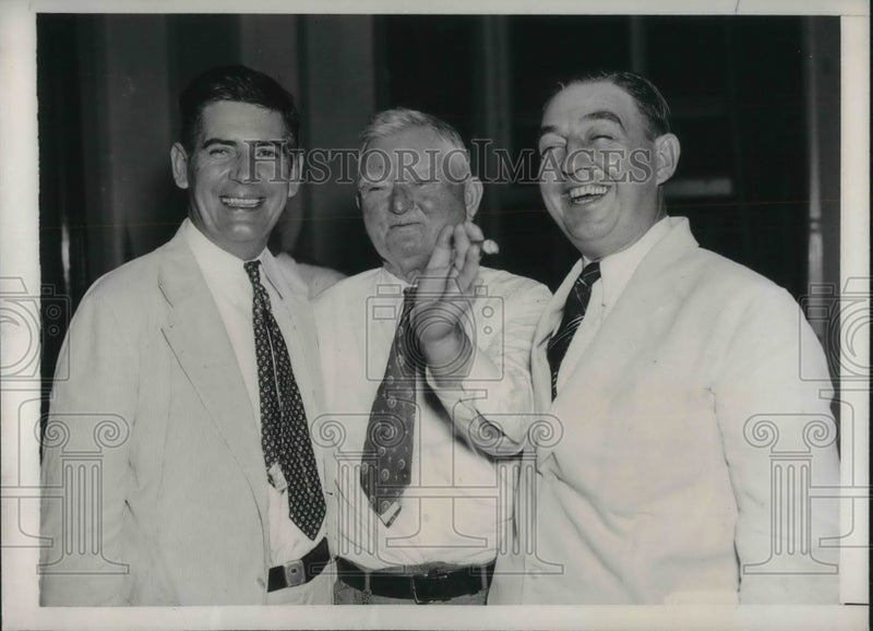 Load image into Gallery viewer, 1937 Press Photo John Nance Garner with Earl Wiseman R.L Montgomery
