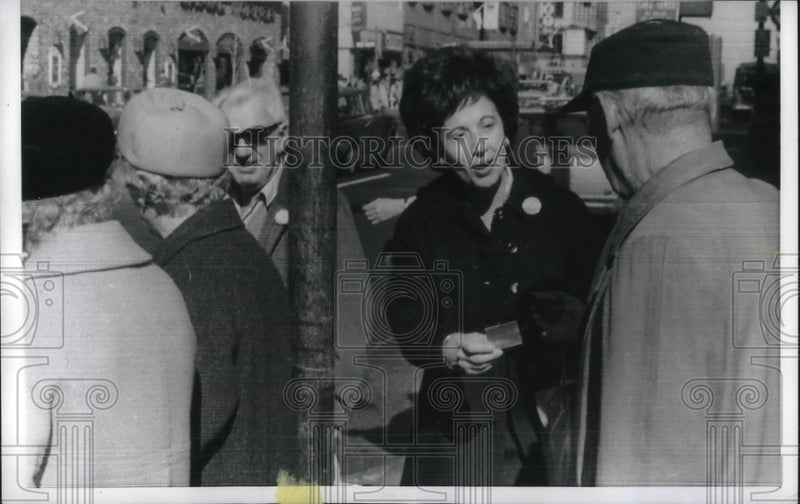 Load image into Gallery viewer, 1969 Press Photo Hartford Mayor Ann Ucello Main St in Hartford

