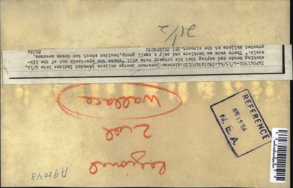 1964 Press Photo Alabama Governor George Wallace Shaking Hands in Indiana