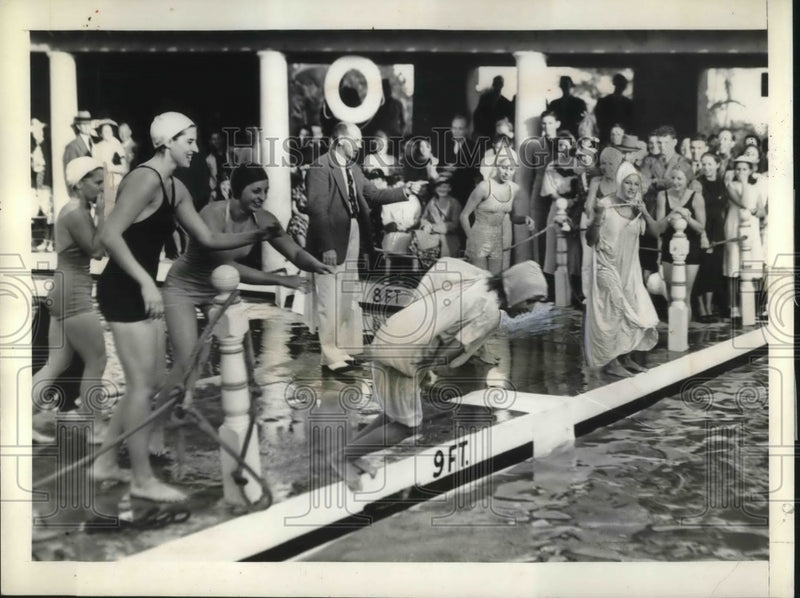 Load image into Gallery viewer, 1938 Press Photo Miami Biltmore Swimming Pool
