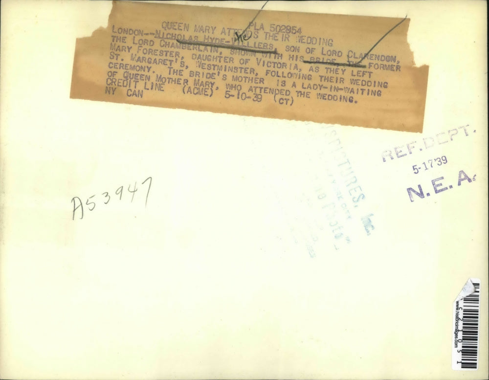 1939 Press Photo Nicholas Hyde-Villiers & bride Mary Forester wed in London