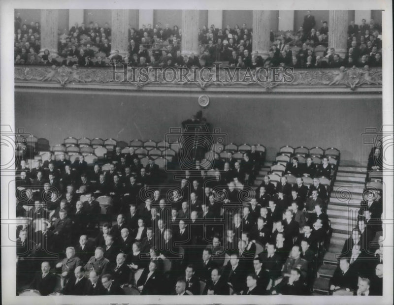 Load image into Gallery viewer, 1945 Press Photo View Of Crowd At First Czech Parliament After WWII IN Prague
