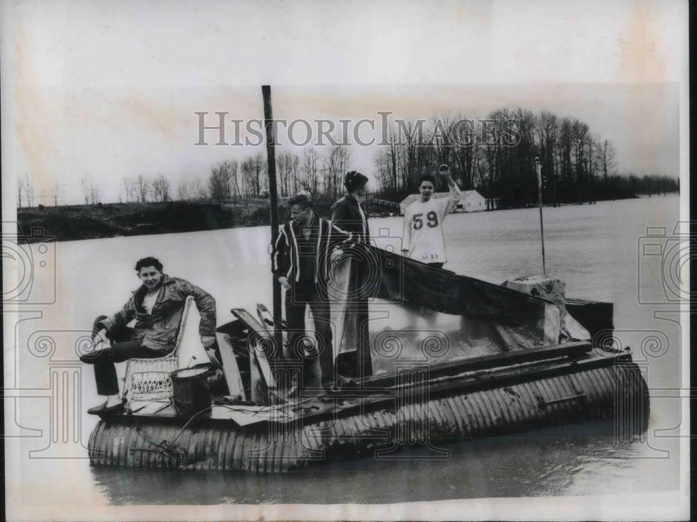 1961 Press Photo Modern Day Huck Finns Float On Raft Down River In Portland