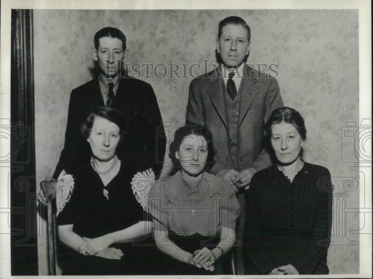 1942 Press Photo Mrs. Farmer Martin Reunited With Family She Never Knew Existed