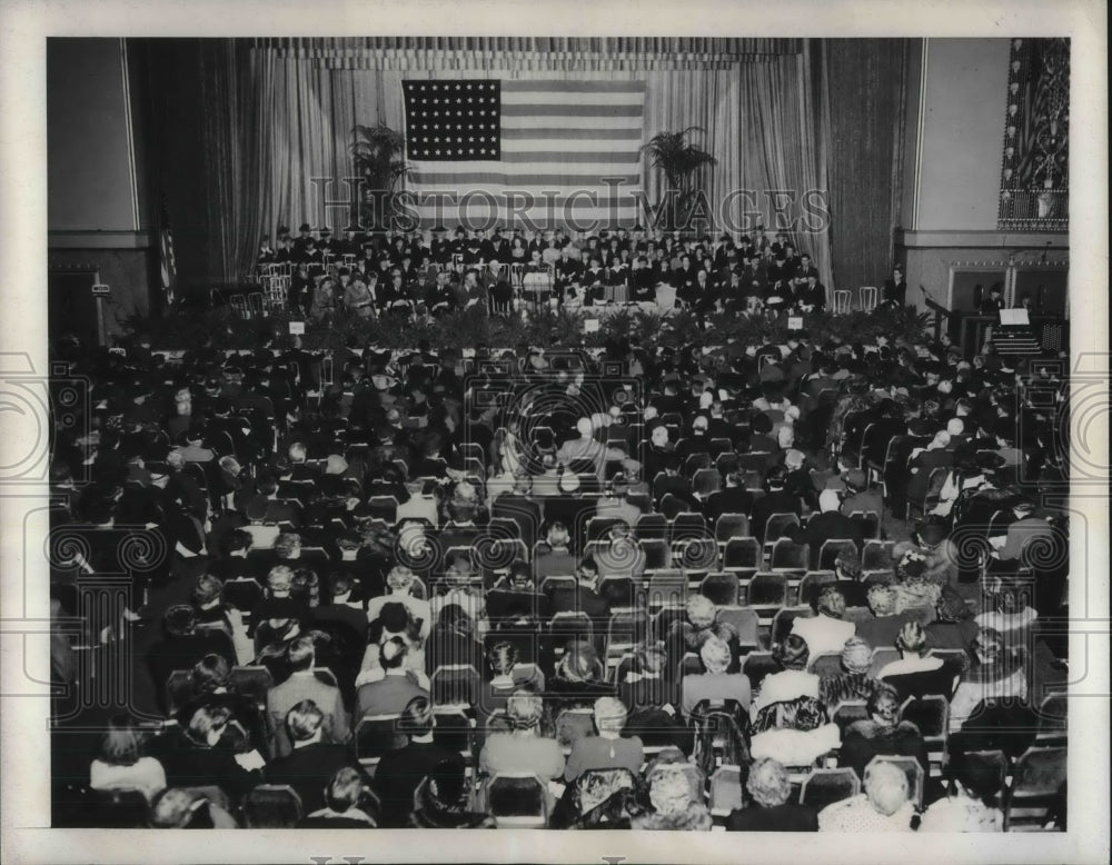 1942 Press Photo Major General Allen Wyant Gullion speaker at Waldorf-Astoria
