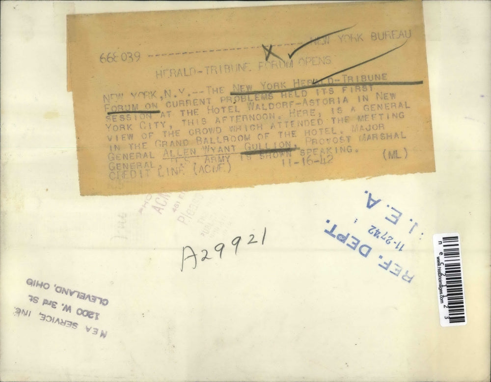 1942 Press Photo Major General Allen Wyant Gullion speaker at Waldorf-Astoria