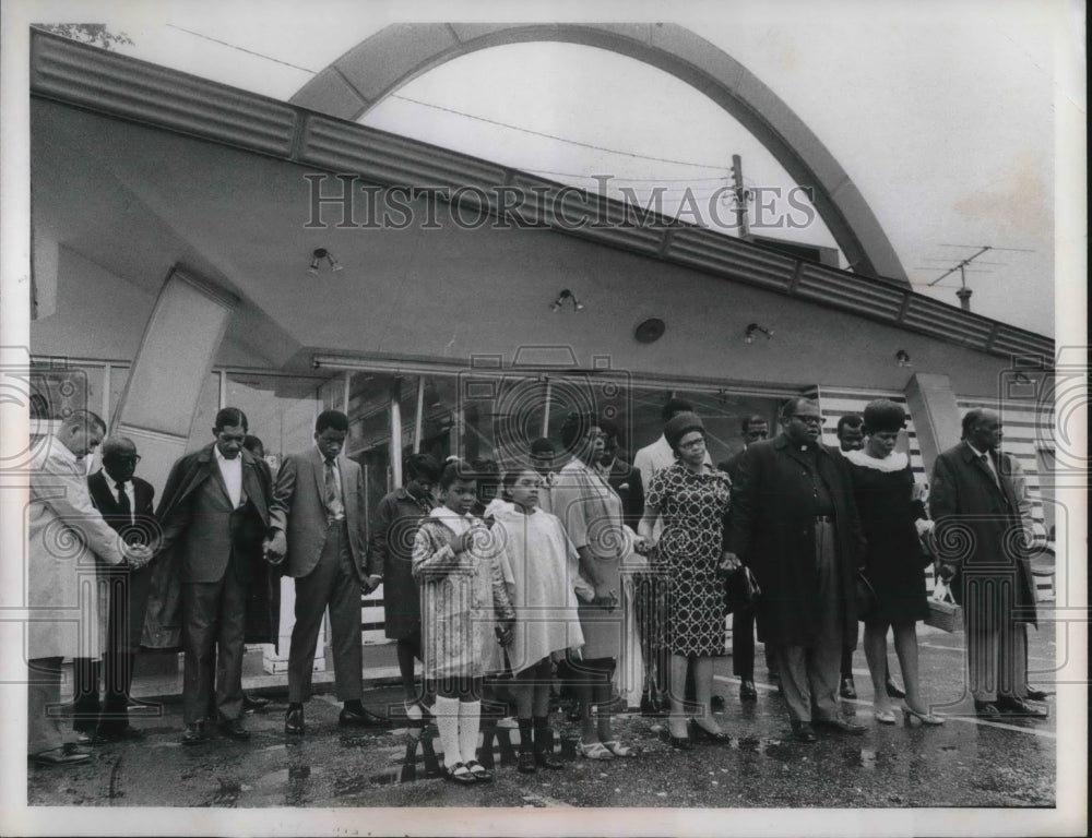 1969 Press Photo Rev. O.M. Hoover, Pastor of Olivet Institutional Baptist Church