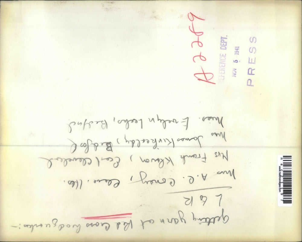 1941 Press Photo Women Line Up To Get Yarn At The Red Cross Headquarters