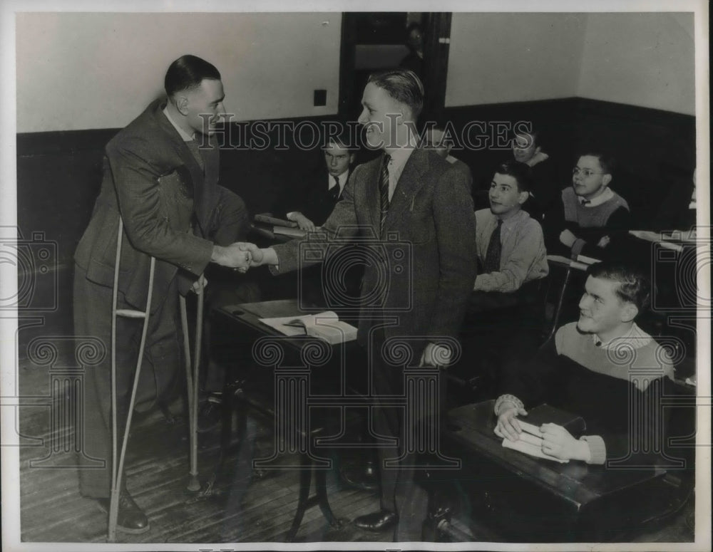 1940 Press Photo Edwin Collins Welcomed To St. Benedict Even After Loss Of Leg