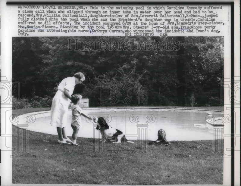 Load image into Gallery viewer, 1961 Press Photo Pool Where President Kennedy's Daughter Caroline Almost Died
