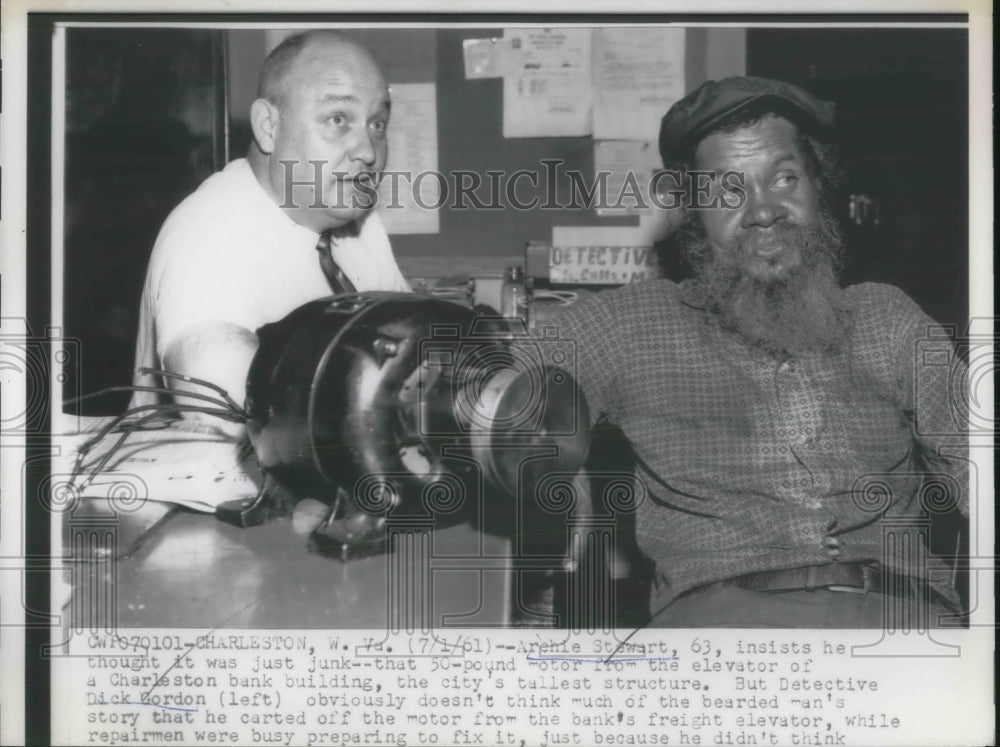 1961 Press Photo Archie Stewart Arrested For Stealing Charleston Bank Bldg Motor