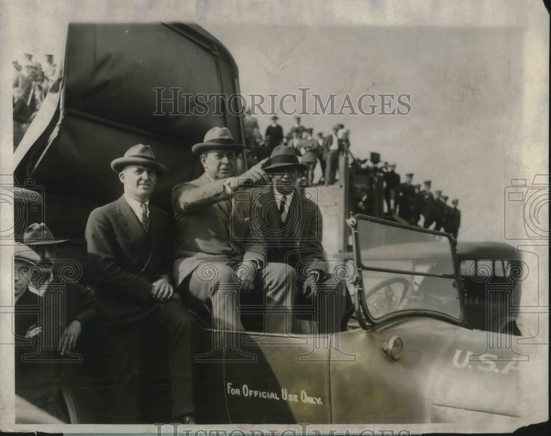 Load image into Gallery viewer, 1926 Press Photo War Secretaries And Army Officers Watch Ordnance Bomb Display
