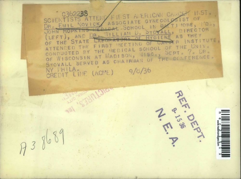 1936 Press Photo Scientists Emil Novik And Will Stovall Attend Cancer Institute