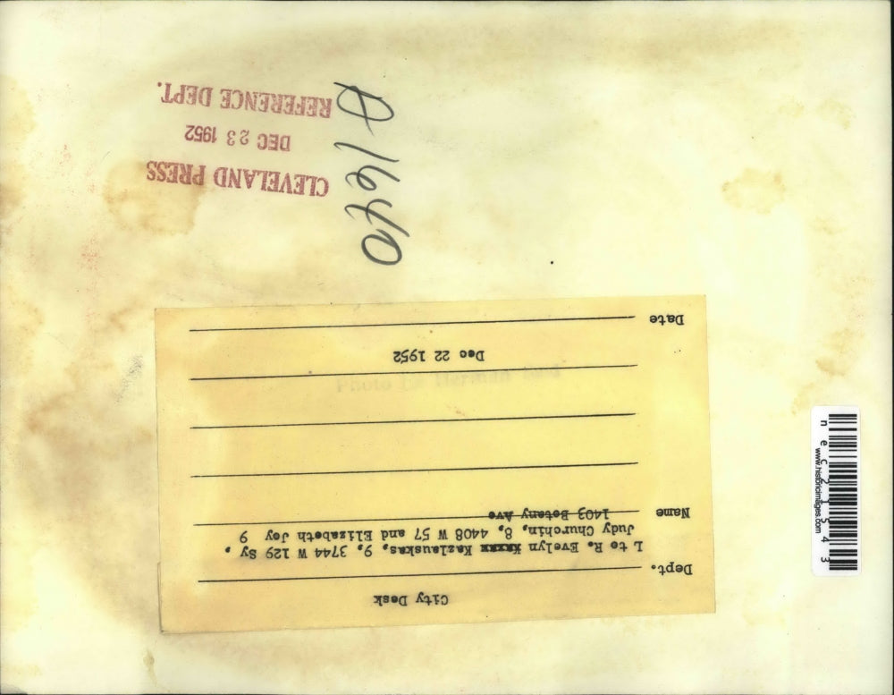 1952 Press Photo Little Girls Practice For Housewife Life With Strollers