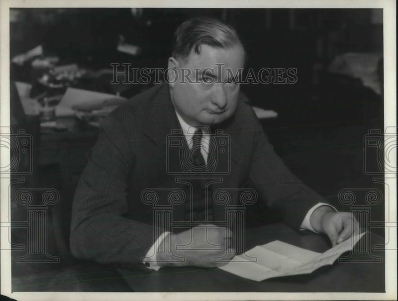 Load image into Gallery viewer, 1933 Press Photo Joseph B. Keenan Cleveland Attorney With Hook Nose And Overbite
