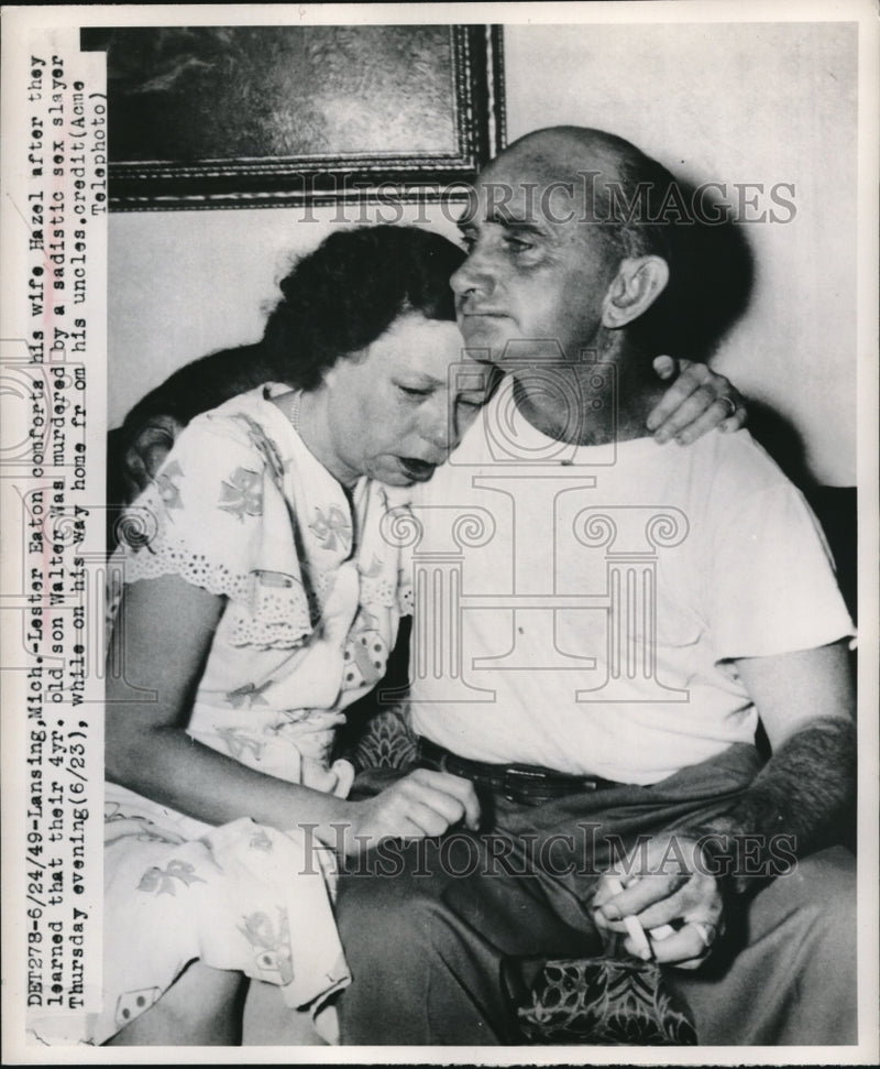 Load image into Gallery viewer, 1949 Press Photo Lester &amp; Hazel Eaton After Hearing 4 Year Old Son Murdered

