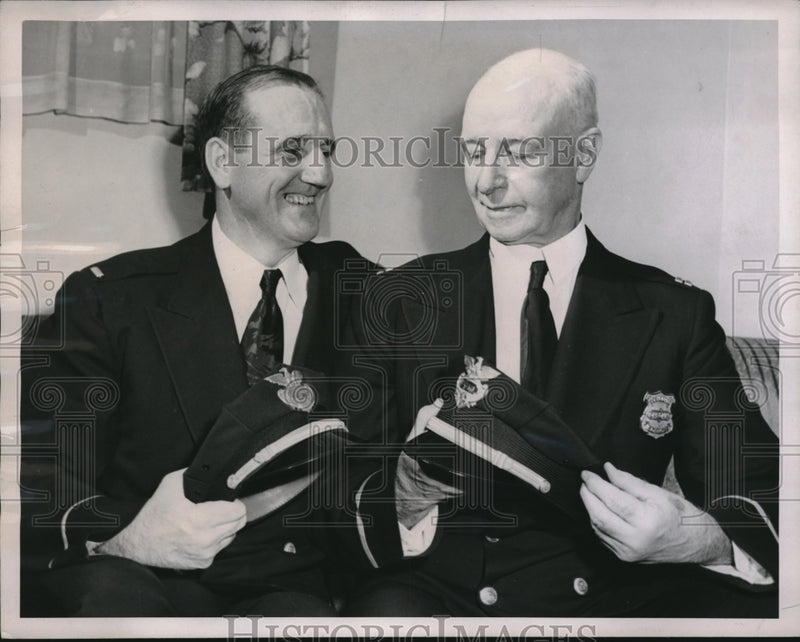 Load image into Gallery viewer, 1949 Press Photo Capt Daniel O'Brien and son Police Lieut John O'Brien
