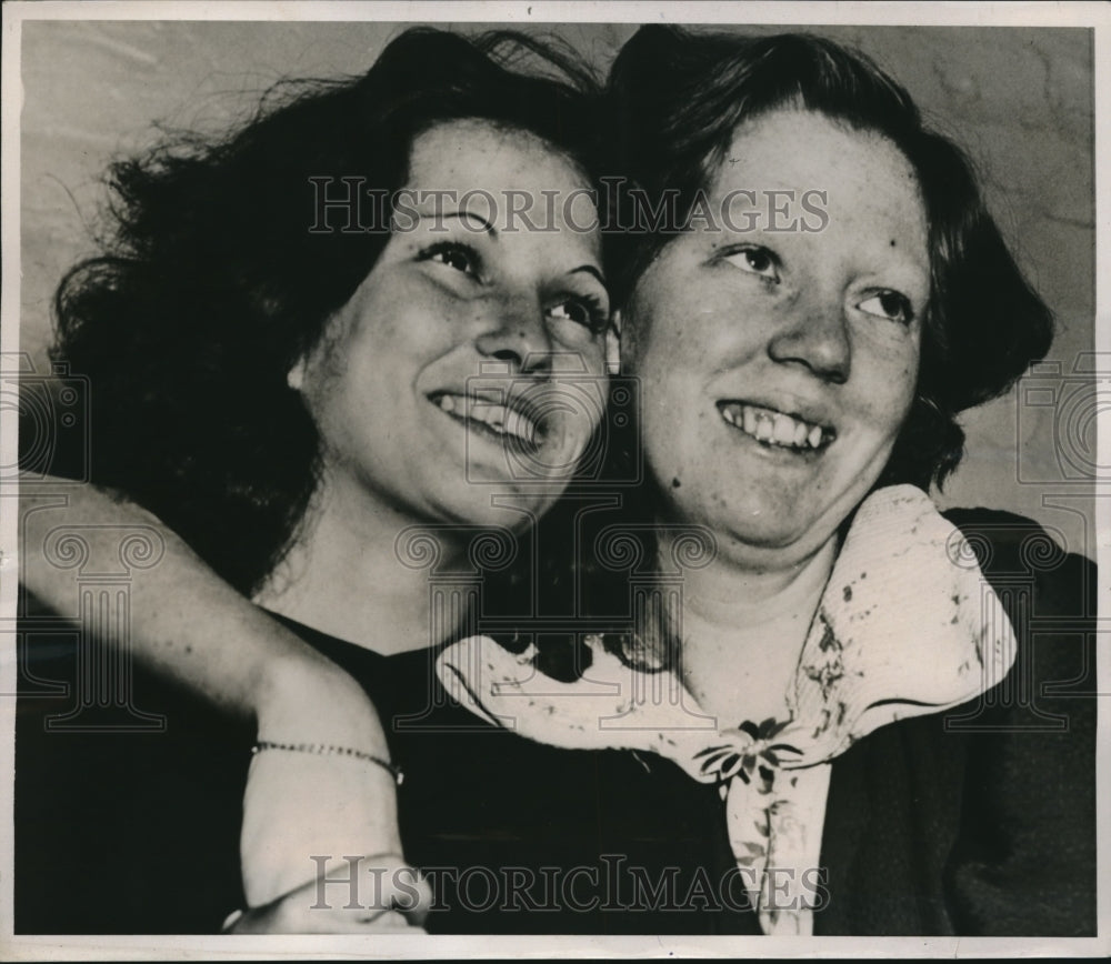 1938 Press Photo Lillian Olivea &amp; Evelyn Hopping arrested for sharing Husband- Historic Images