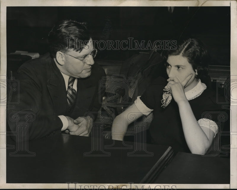 Load image into Gallery viewer, 1938 Press Photo Jenny Ownes talking with her attorney
