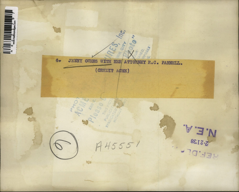 1938 Press Photo Jenny Ownes talking with her attorney