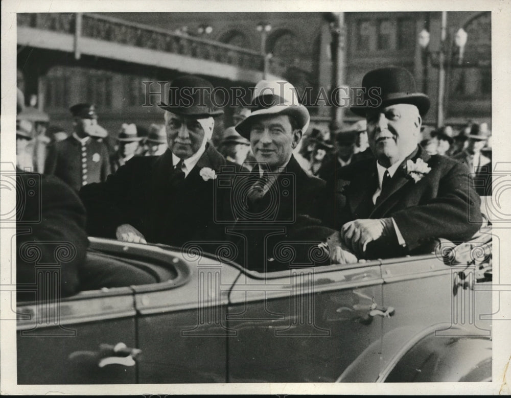 1931 Press Photo NY Mayor James J. Walker being escorted by California officials