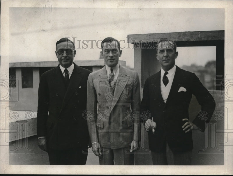 Load image into Gallery viewer, 1932 Press Photo Mayor Walker Skyline Paris New York Herald Office
