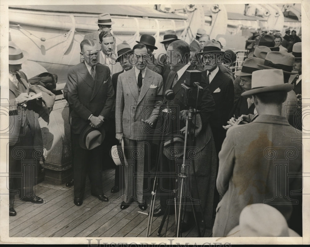 1932 Press Photo Former New York City mayor James Walker returns from vacation