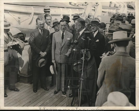1932 Press Photo Former New York City mayor James Walker returns from vacation