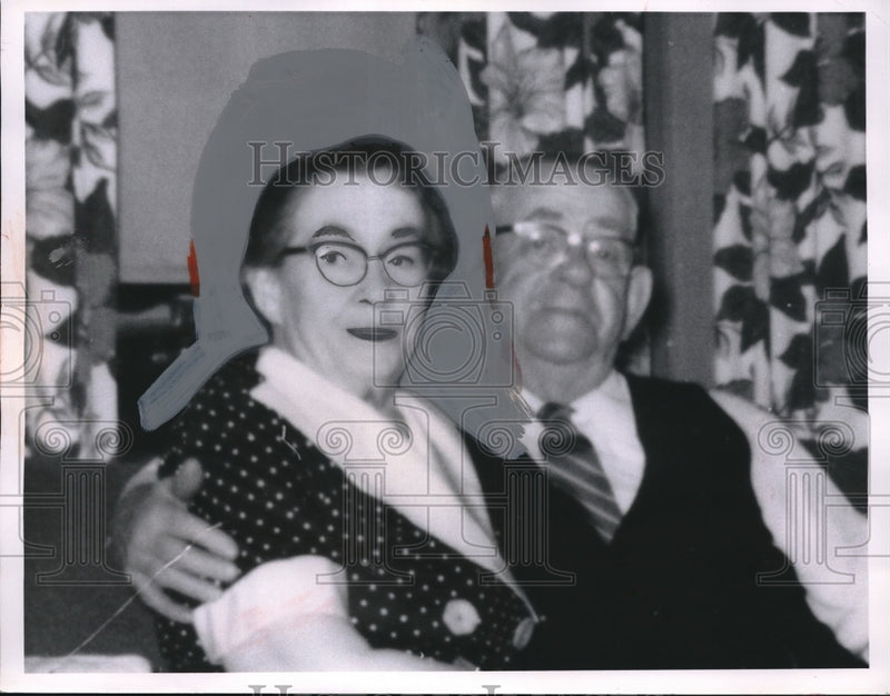 Load image into Gallery viewer, 1962 Press Photo Mr and Mrs Sheridan 50th Wedding Anniversary
