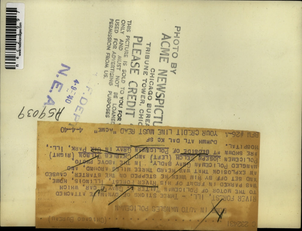 1940 Press Photo Officer Walter Gray in Hospital After Explosion