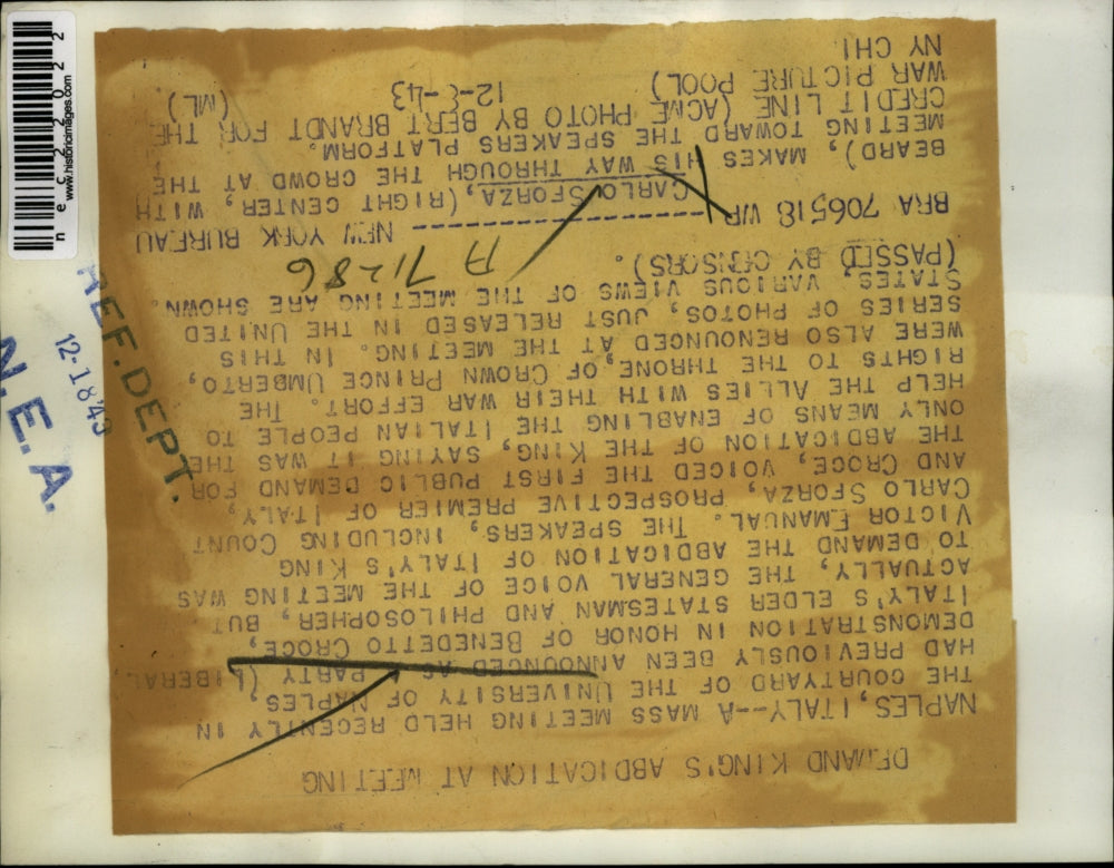 1943 Press Photo Carlo Sforza Makes His Way Through The Crowd At The Meeting