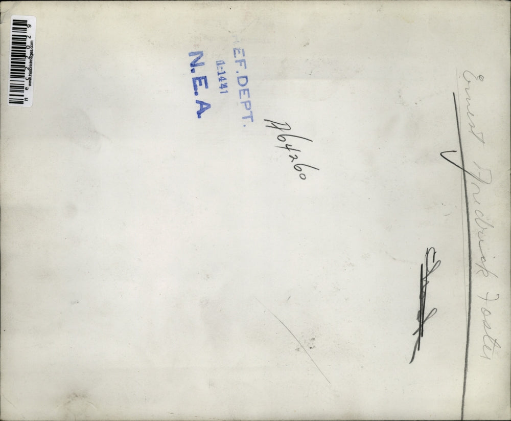 1941 Press Photo Ernest Aredrick Foster Shaking Hands