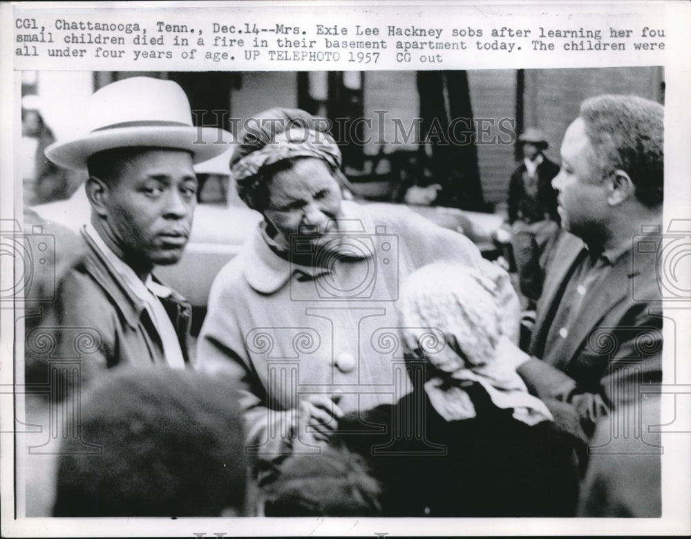 1957 Press Photo Mrs. Exie Hackney Sobs After Learning Her Four Children Died