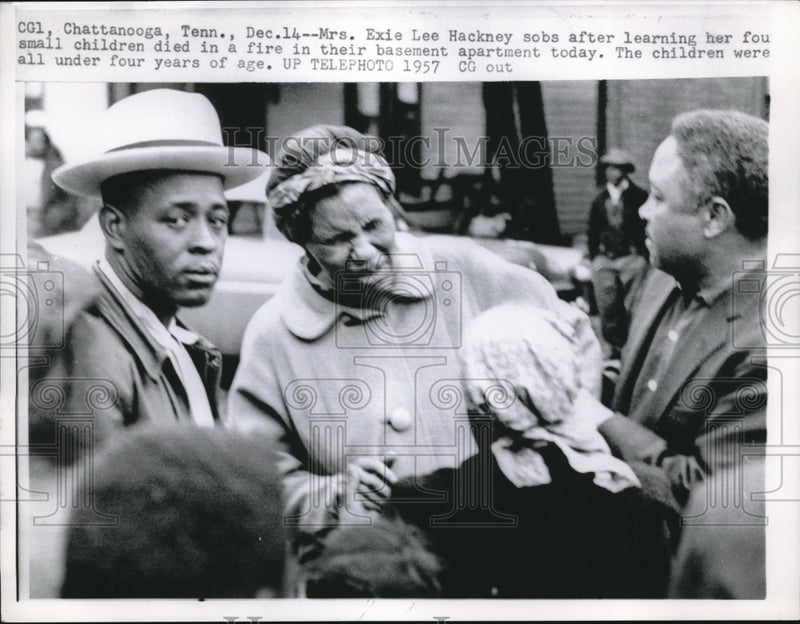Load image into Gallery viewer, 1957 Press Photo Mrs. Exie Hackney Sobs After Learning Her Four Children Died
