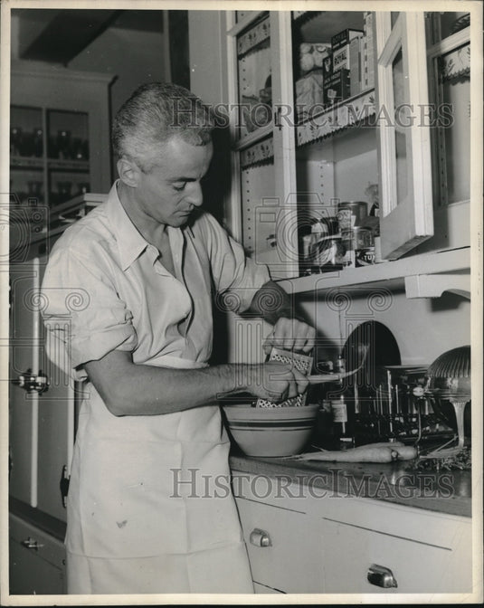 1941 Press Photo Men Cooking Geo P. Lyns