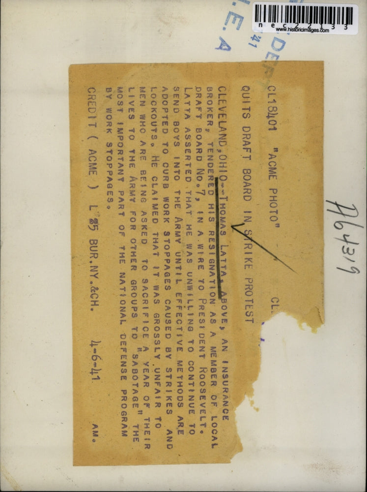 Load image into Gallery viewer, 1941 Press Photo Thomas Latta resigned as draft board member due to work strikes
