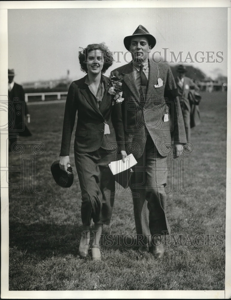 Load image into Gallery viewer, 1934 Press Photo Florence Wilder Mr. Howard Foster Rockaway Hunting Club
