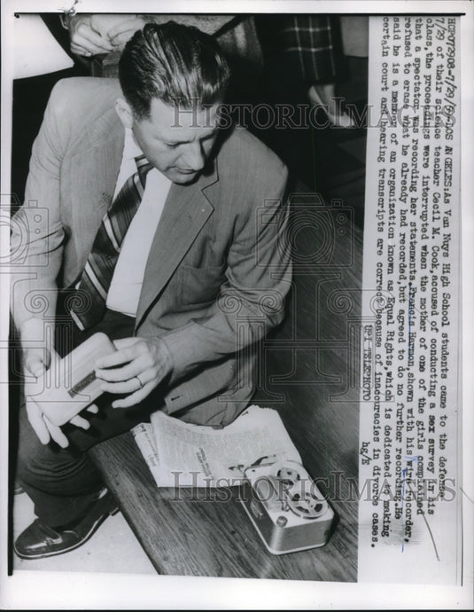 1959 Press Photo Science Teacher Cecil M. Cook Accused Of Conducting Sex Survey