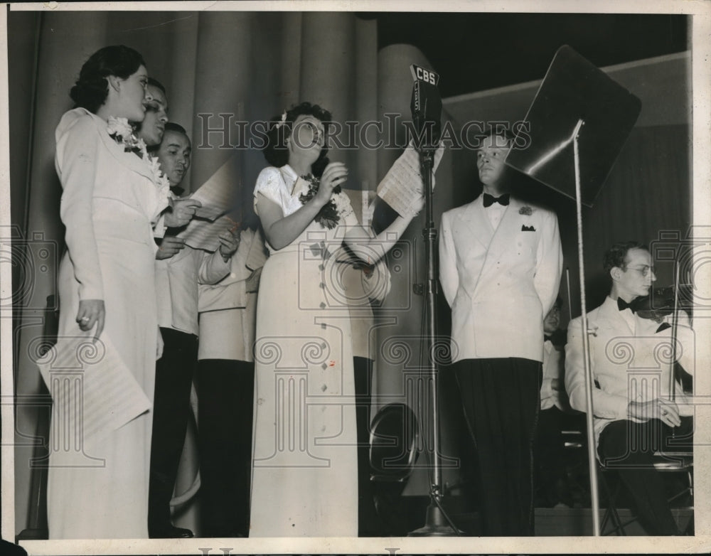 1935 Press Photo Marjorie Logan Society Girl Makes Radio Debut On Sketchbook