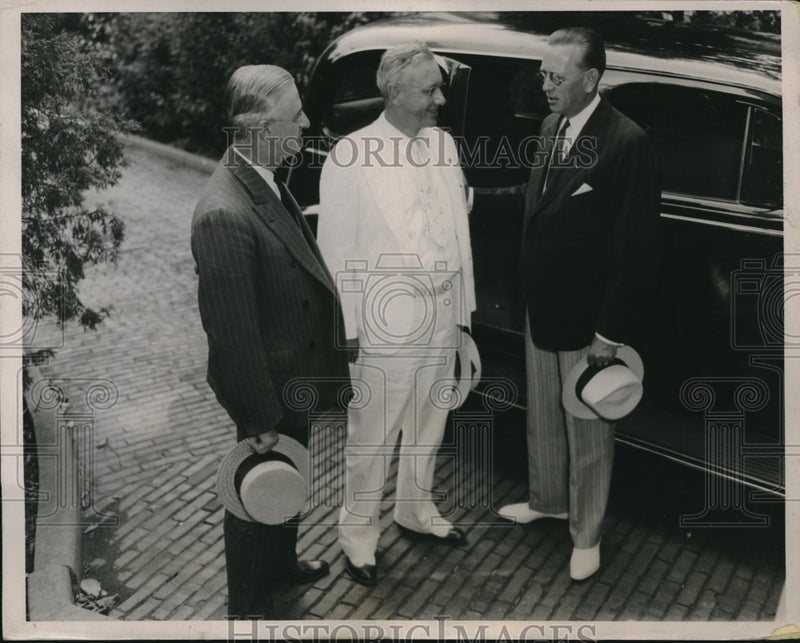 Load image into Gallery viewer, 1938 Press Photo Governors Alfred Landon And Frank Fitzgerald With RNC Chair
